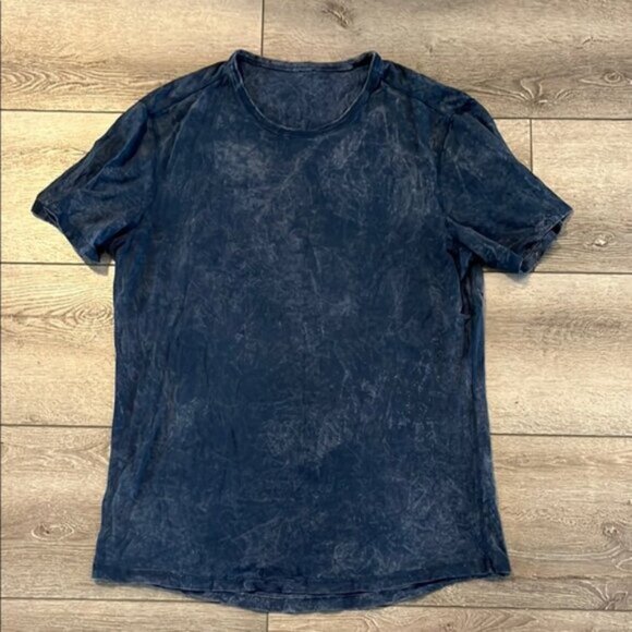 Lululemon Men's Blue T-Shirt size Large 5 year basic tee - Picture 2 of 3